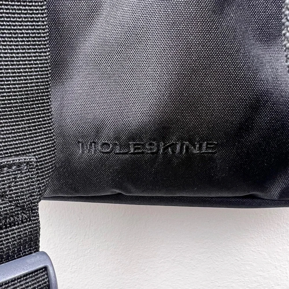 Moleskine ID Vertical Device Bag 15.4